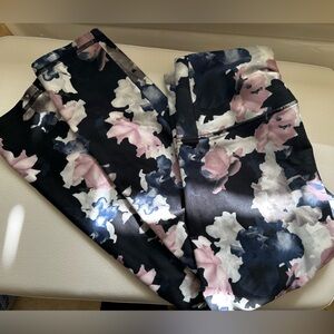 Balance Collection Abstract Print capri Leggings - Pink, Blue, Black Medium